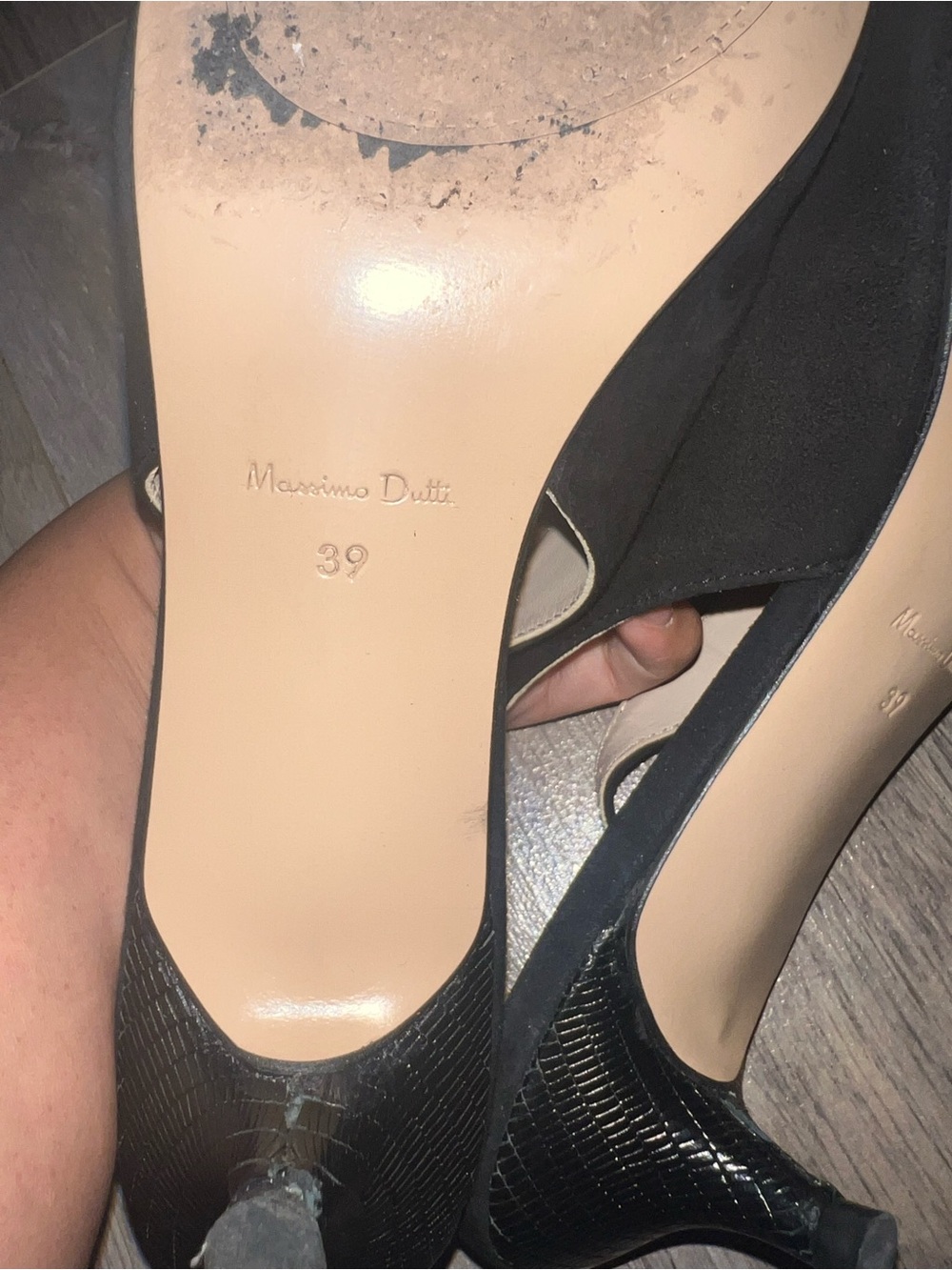 Massimo Dutti Suède black slingback kitten heels. - Picture 7 of 7